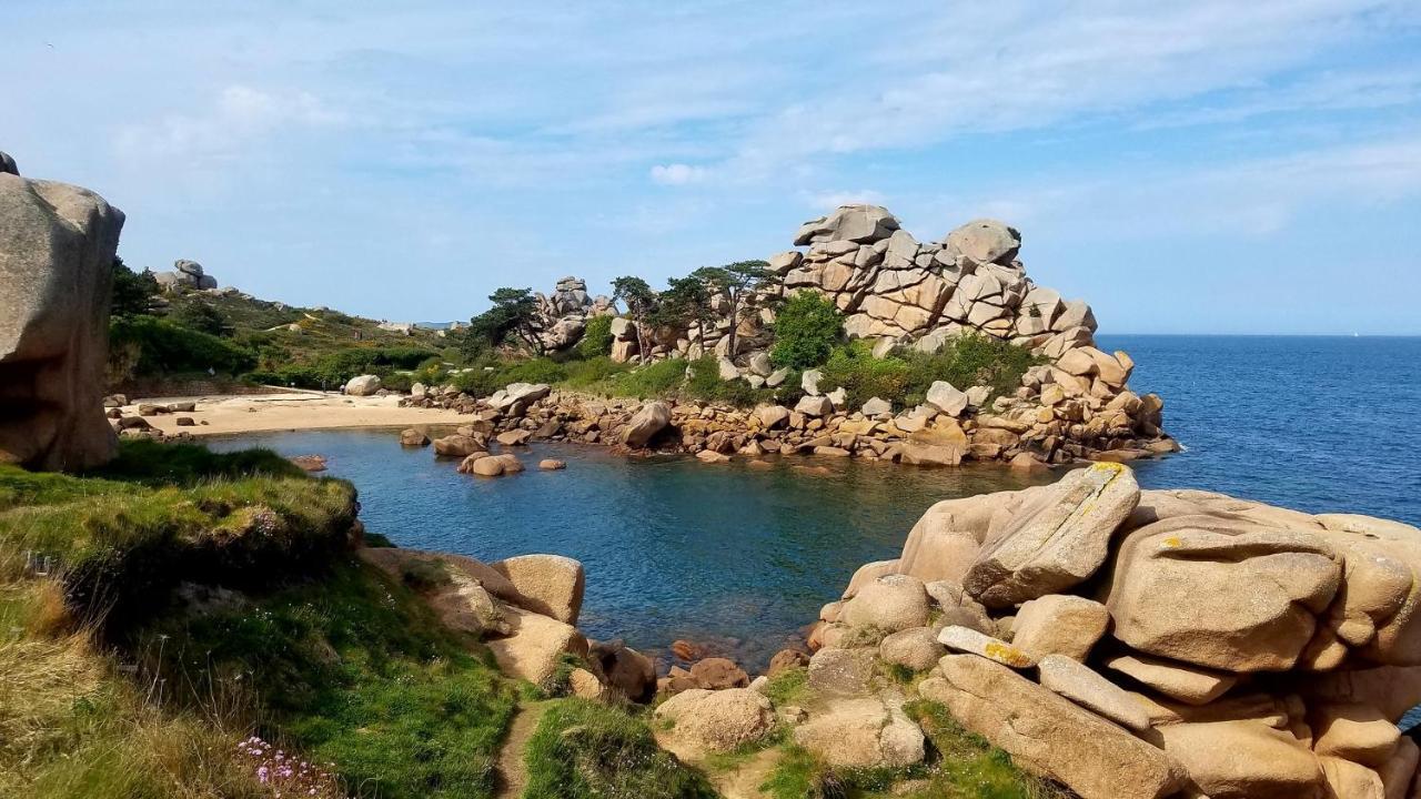 Maisonnette Avec Cour Ploubezre Εξωτερικό φωτογραφία